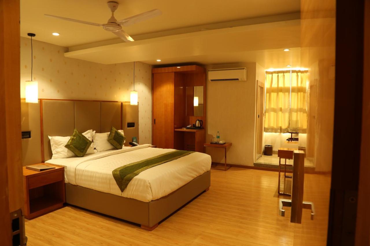 Hotel Reva Regency Bhopal Eksteriør billede